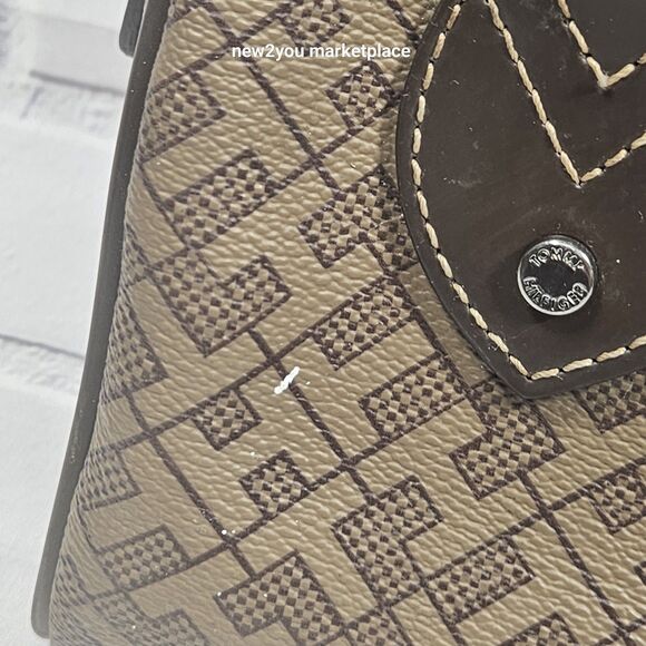 tommy hilfiger hand bag compact purse brown with black interior lightly used - Picture 9 of 16